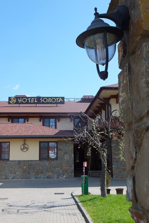 Hotel Sobota Попрад Экстерьер фото