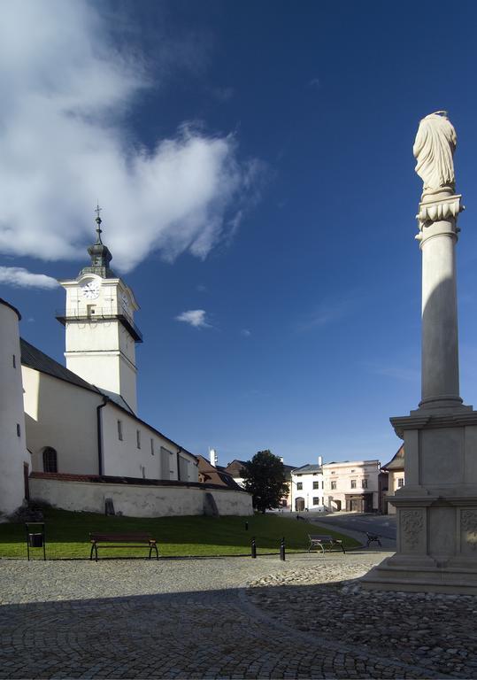 Hotel Sobota Попрад Экстерьер фото