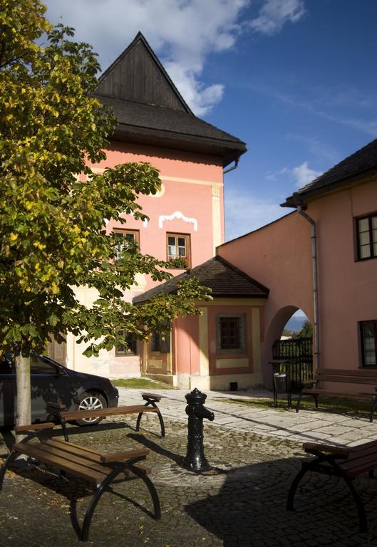 Hotel Sobota Попрад Экстерьер фото