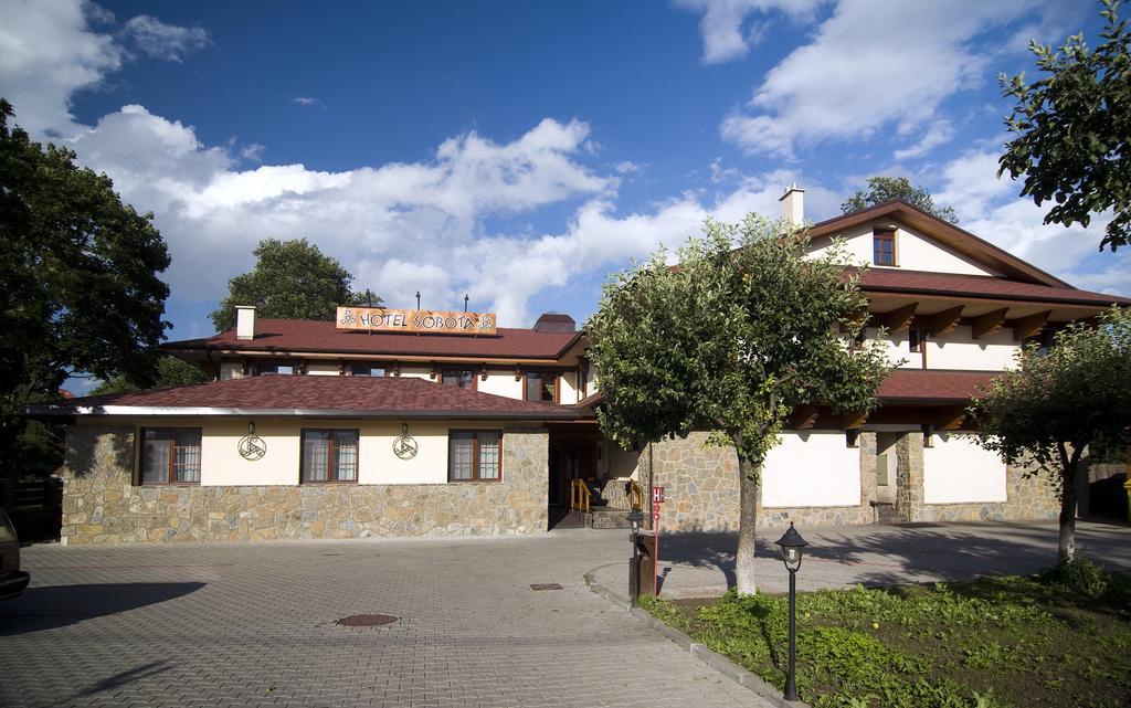 Hotel Sobota Попрад Экстерьер фото