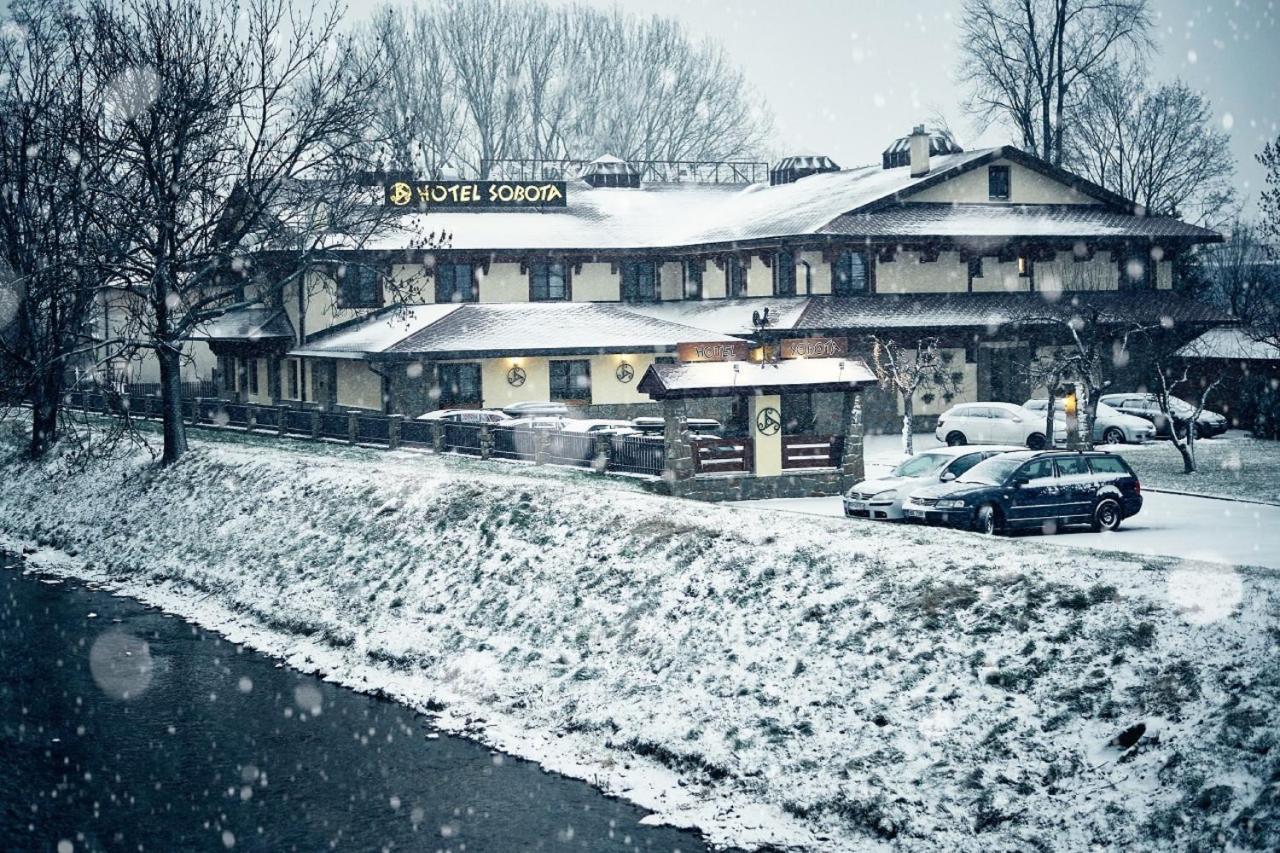 Hotel Sobota Попрад Экстерьер фото