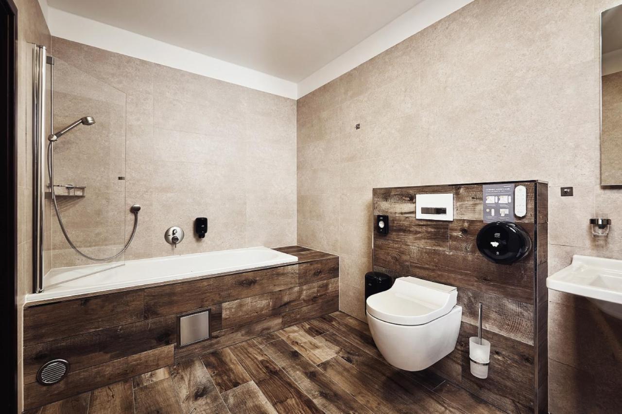 Hotel Sobota Попрад Экстерьер фото